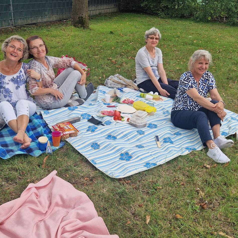 Mehrgenerationentreff Tiefenbroich: Begeistertes Publikum beim Picknick mit Musik