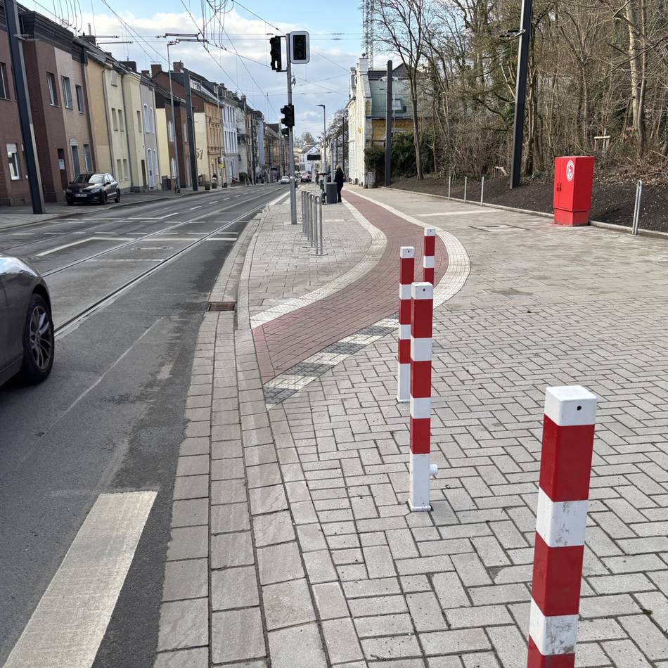 Mobilität in Düsseldorf : Ludenberger Straße bleibt für Radfahrer ein Albtraum