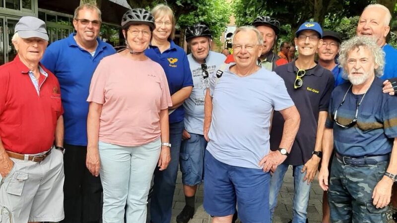 Heimatverein in Langenfeld: Postalia-Fahrradtour führte ins Karnevalsmuseum und zur Wasserburg