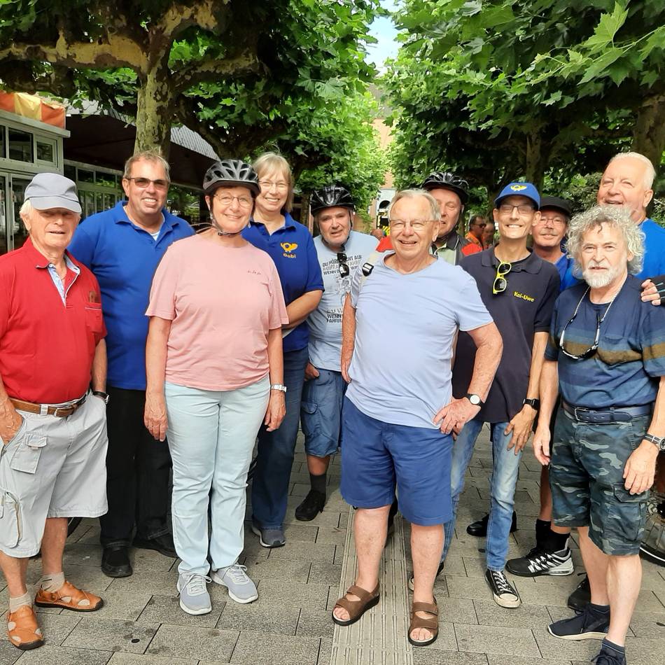 Heimatverein in Langenfeld: Postalia-Fahrradtour führte ins Karnevalsmuseum und zur Wasserburg