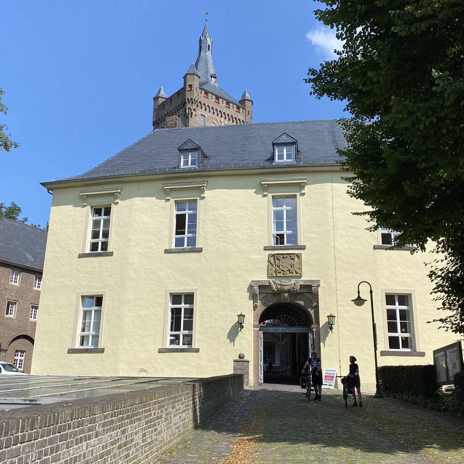 Prozess beim Landgericht Kleve: Zwei Jahre und neun Monate Gefängnis für Vergewaltigung in E-Dry-Disco Geldern
