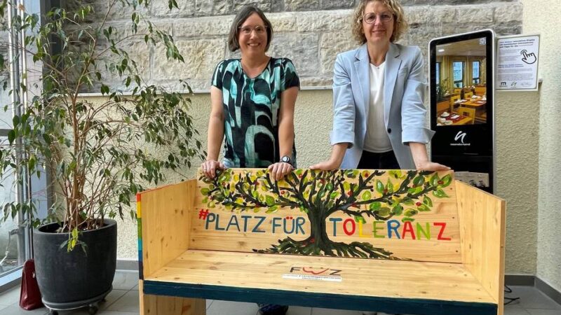 Mettmann hat einen besonderen Sitzplatz zurück: Platz nehmen und ein Zeichen für Toleranz setzen