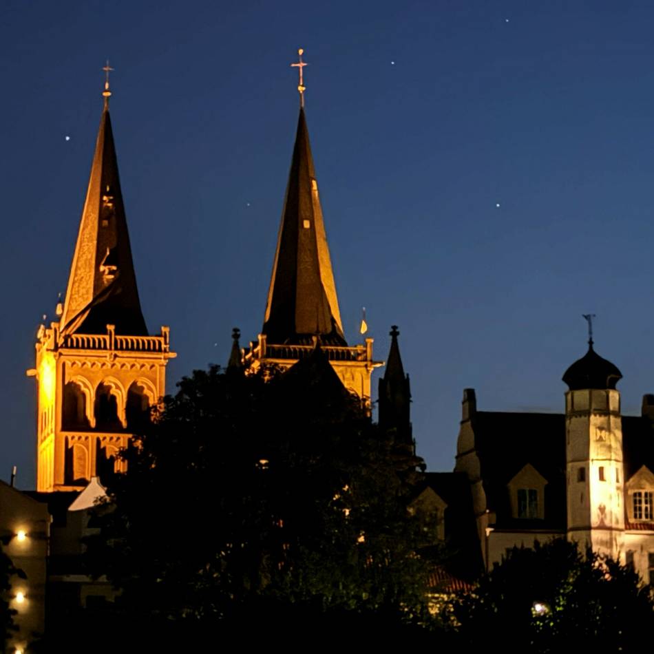 „Alle waren ziemlich angetan“: Stadt testet neue Beleuchtung für den Xantener Dom