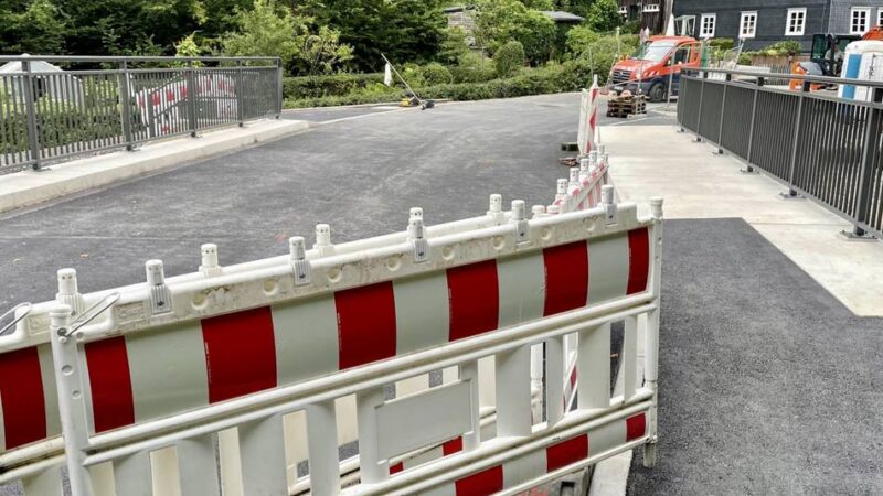 Brücken-Baustelle in Wermelskirchen: Bauarbeiten abgeschlossen – freie Fahrt in Neuemühle