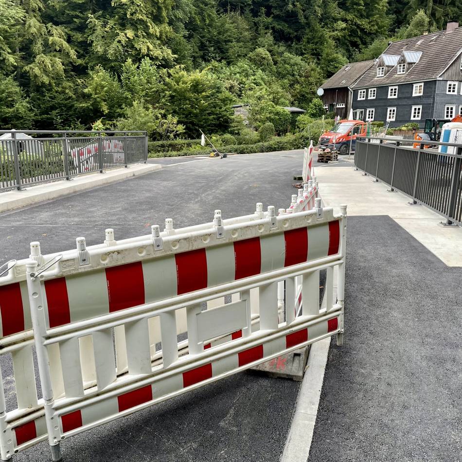 Brücken-Baustelle in Wermelskirchen: Bauarbeiten abgeschlossen – freie Fahrt in Neuemühle