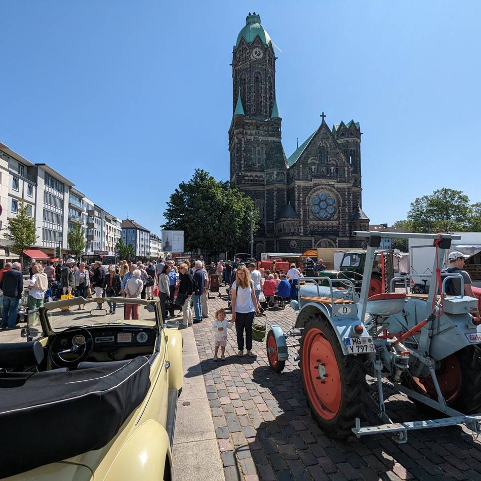 Oldtimer-Event in Mönchengladbach: Wieder „Dönekes und dolle Dinger“ auf dem Marktplatz Rheydt