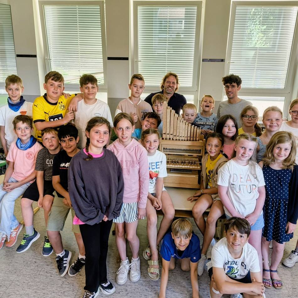 „Orgelkids“ an Kempener Schulen: Kinder bauen eigene Orgel