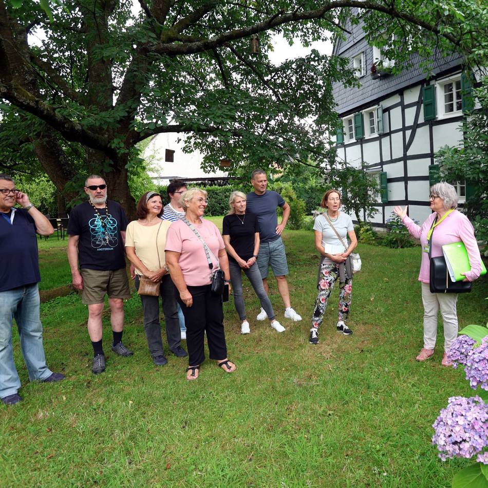 Dorf in Bergisch Neukirchen: Führung durch Imbach mit vielen Anekdoten