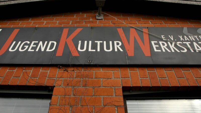 Moderierte Runde in der Jukuwe: Jugendliche befragen Xantens Bürgermeisterkandidaten