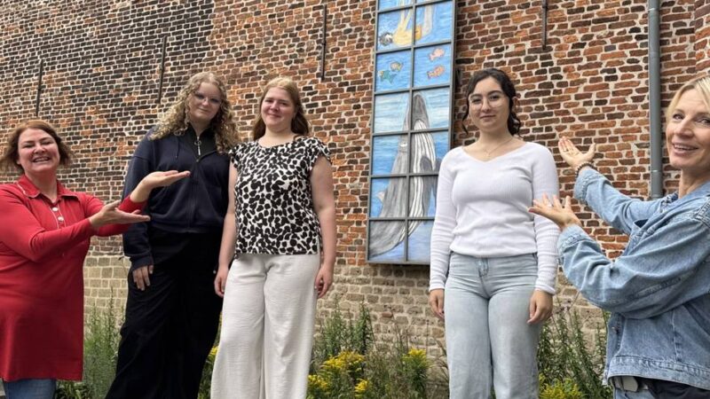 Zusammenarbeit von Marienschule und Dombauhütte: Jugendliche erschaffen Fresko über Jona und den Wal