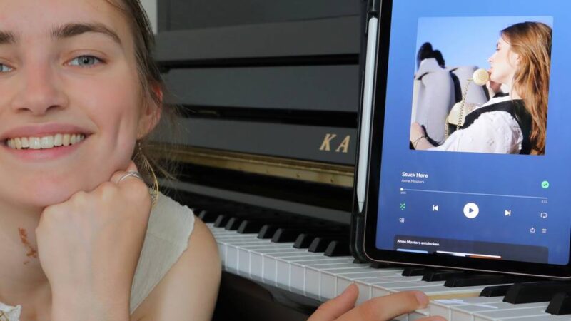 Teilnehmerin von The Voice of Germany: Anne Mosters erste Single „knallt“