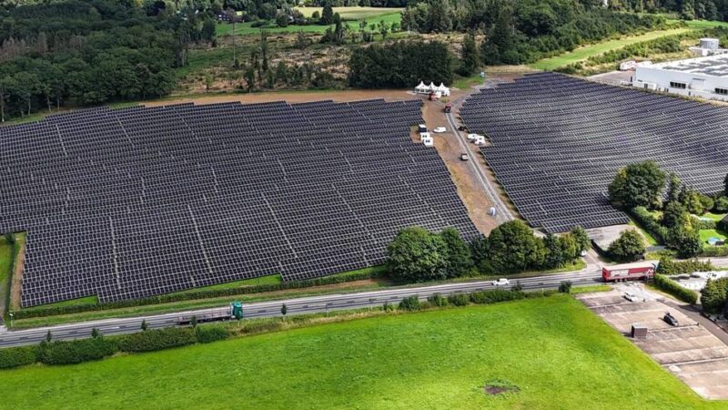 Energieversorgung in Radevormwald: Gira-Solarpark in Betrieb genommen