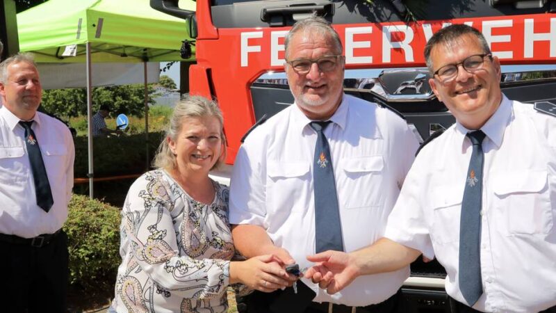 Familienfest in Sonsbeck: Neues Fahrzeug für die Feuerwehr