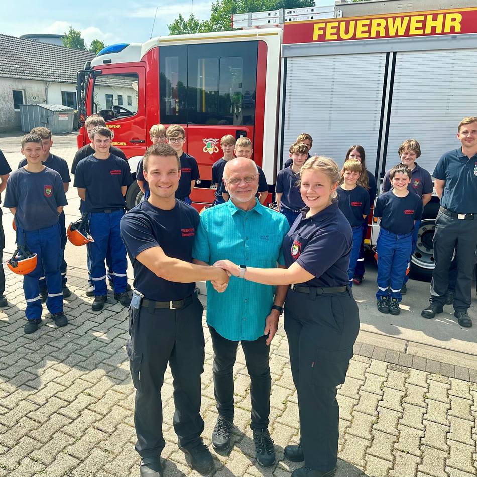 Feuerwehr Wermelskirchen: Statt Geschenken – Feuerwehr-Pensionär sammelt für den Nachwuchs