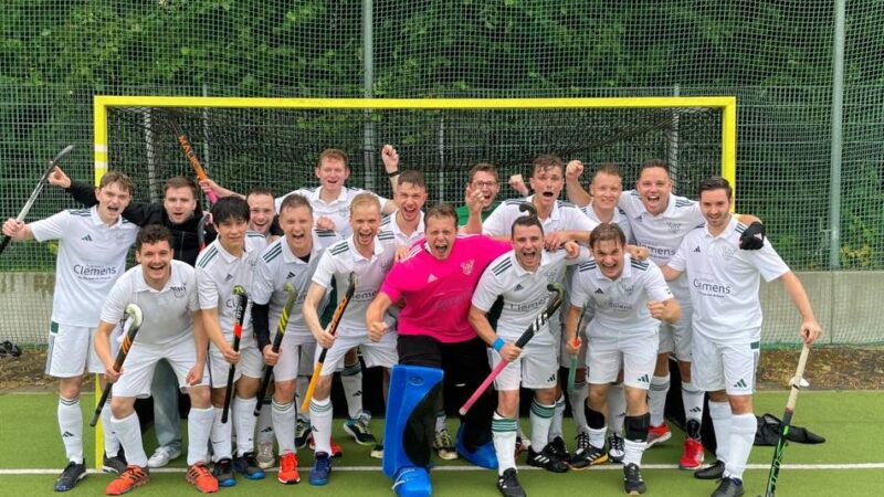 Erfolg auch im Feldhockey: Hockey-Herren des TV Ratingen feiern den Doppel-Aufstieg