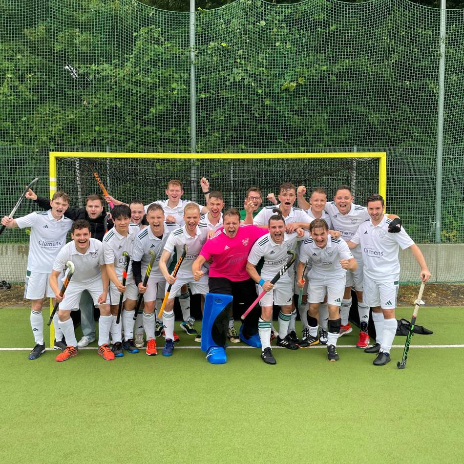 Erfolg auch im Feldhockey: Hockey-Herren des TV Ratingen feiern den Doppel-Aufstieg