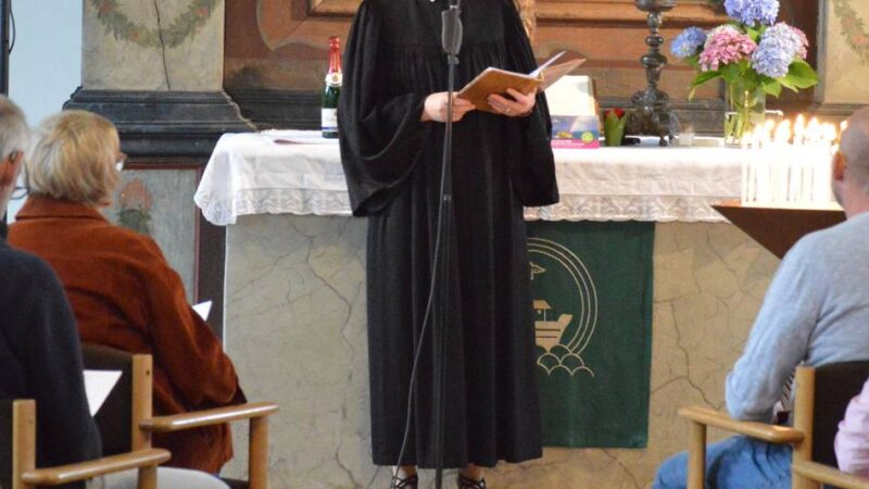 Evangelische Kirchengemeinden: Sommerkirche startet mit Flutgedenken