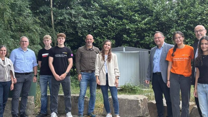 Einsatz von Schülern und Ehrenamtlichen: Xantens Gymnasium hat jetzt ein grünes Klassenzimmer