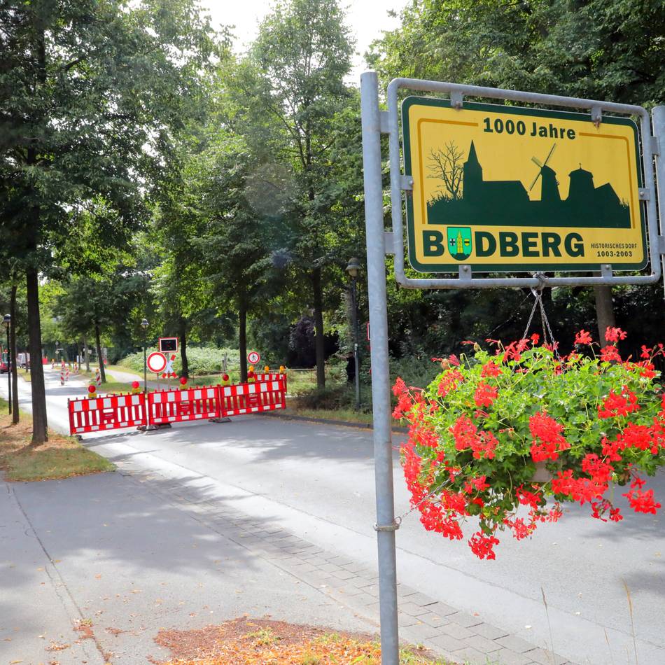 Straßenbauarbeiten in Rheinberg: Ab Freitag wieder freie Fahrt durch Budberg