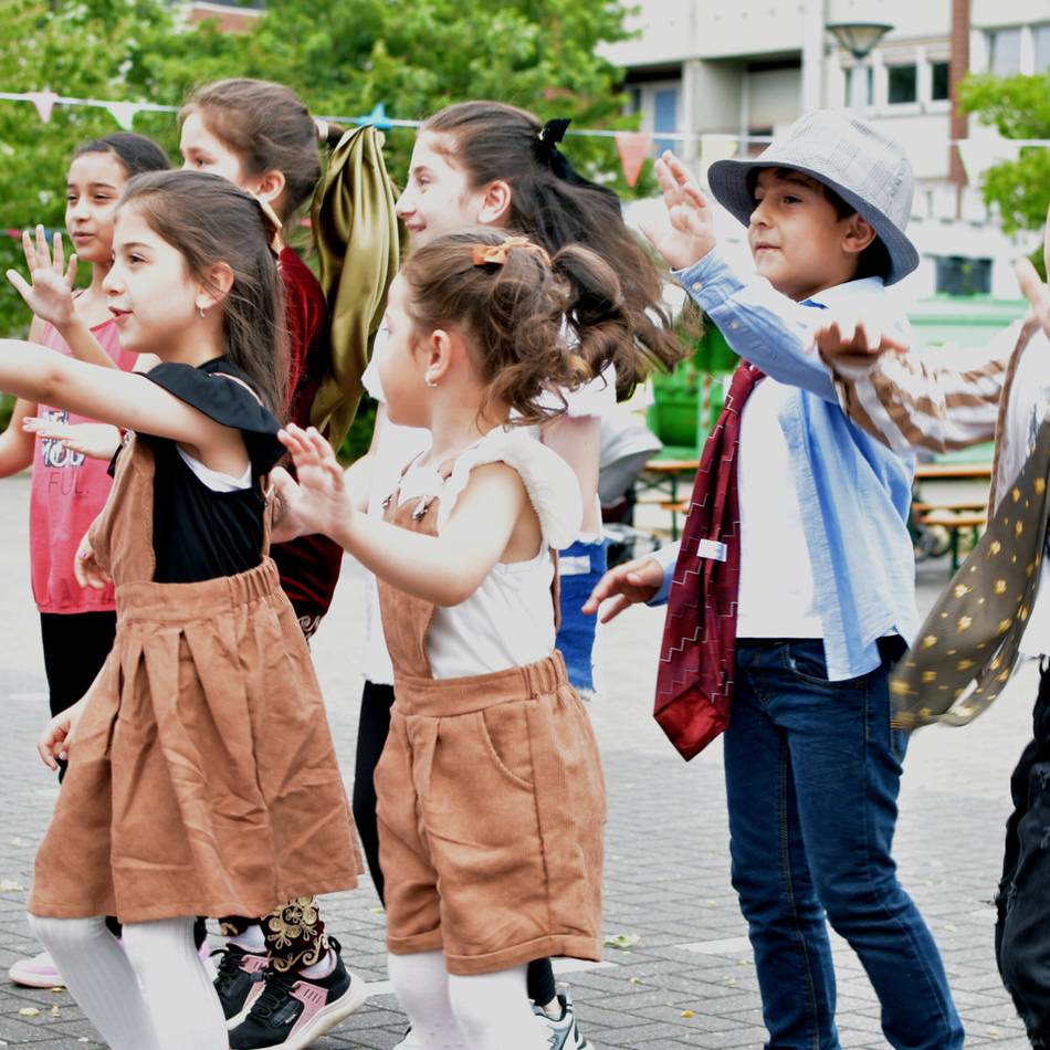 Sommerfest in der ZUE Orsoy: „Dieses Fest ist ein Fest des Austausches und der Freude“