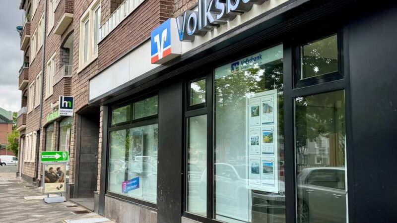 Ärger über Volksbank-Schließung in Neuss: „Die älteren Menschen werden vergessen“