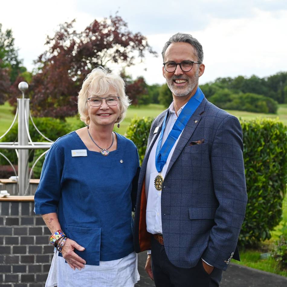 Rotary-Club Hückeswagen-Radevormwald: Von Frau zu Mann – Präsidenten-Wechsel bei Rotariern