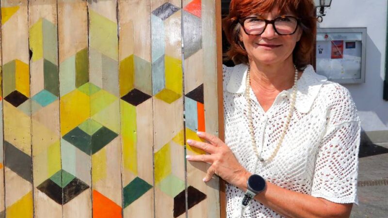 Neue Ausstellung in Rheinberg: Mal rund, mal aus Holz und voller Energie