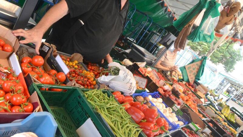 Neusser Marktbeschicker in Sorge:  „In fünf Jahren haben wir hier auf dem Wochenmarkt das große Sterben“