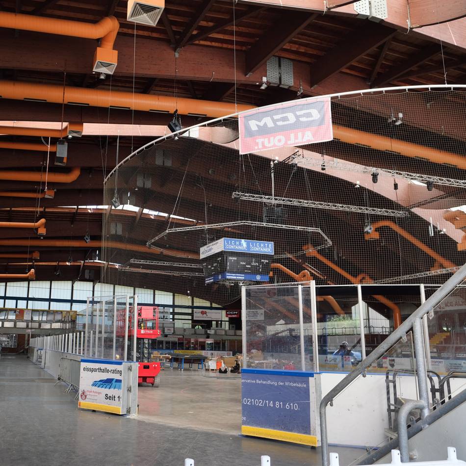 In der Eissporthalle Ratingen: Asbest entfernt – Arbeiten in der Eishalle sind im Plan