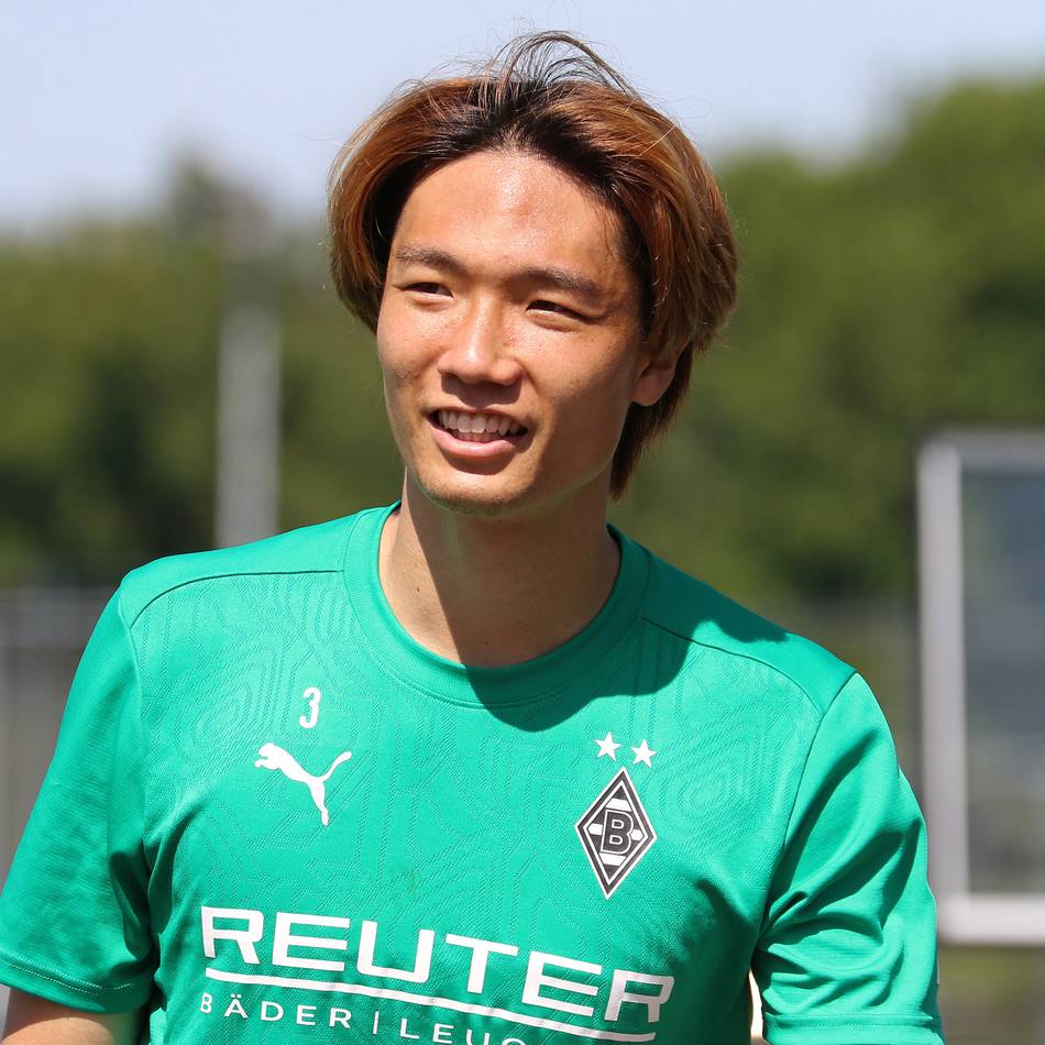 Wenig Interesse, Vertrag bis 2026: Welche Folgen die Itakura-Situation für Gladbach haben kann