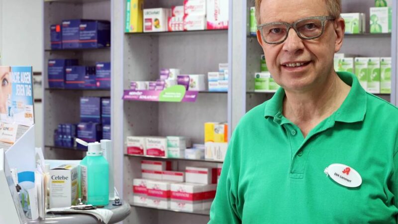 „Das hat man nicht alle Tage“: Mönchengladbacher Apotheker hilft Polizei, Rezept-Betrüger zu fassen