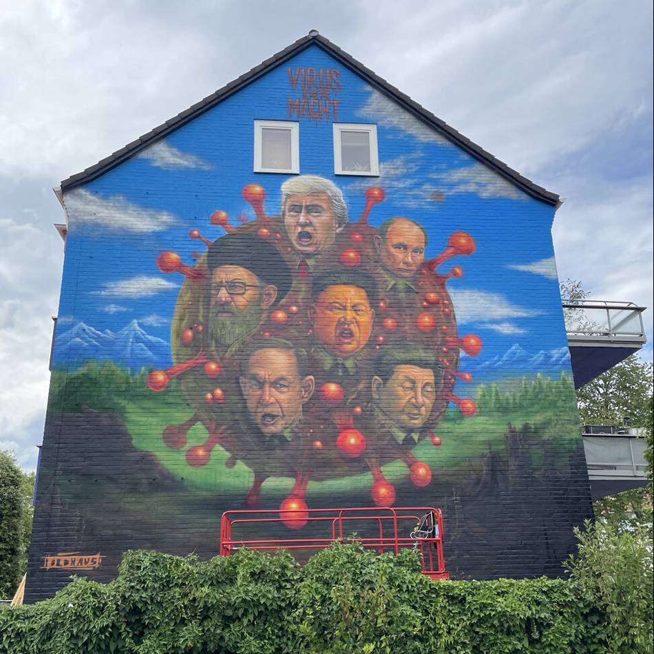 Großes Graffito an Hauswand in Lörick: Kritik an Wandgemälde in Düsseldorf – Netanjahu im „Virus der Macht“