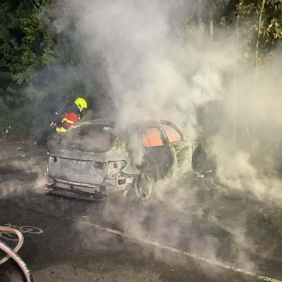 An der ’s-Heerenberger Straße: Pkw brennt völlig aus