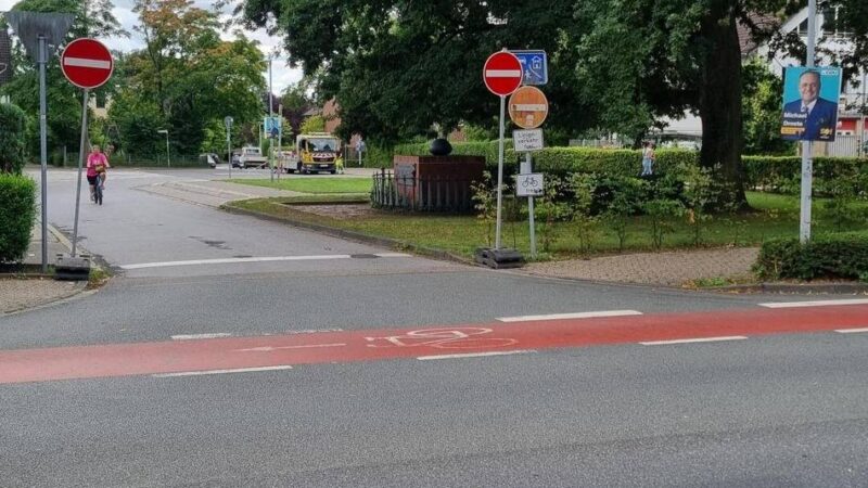 In Hösel: Verkehrsprobleme durch Wasserrohrbruch