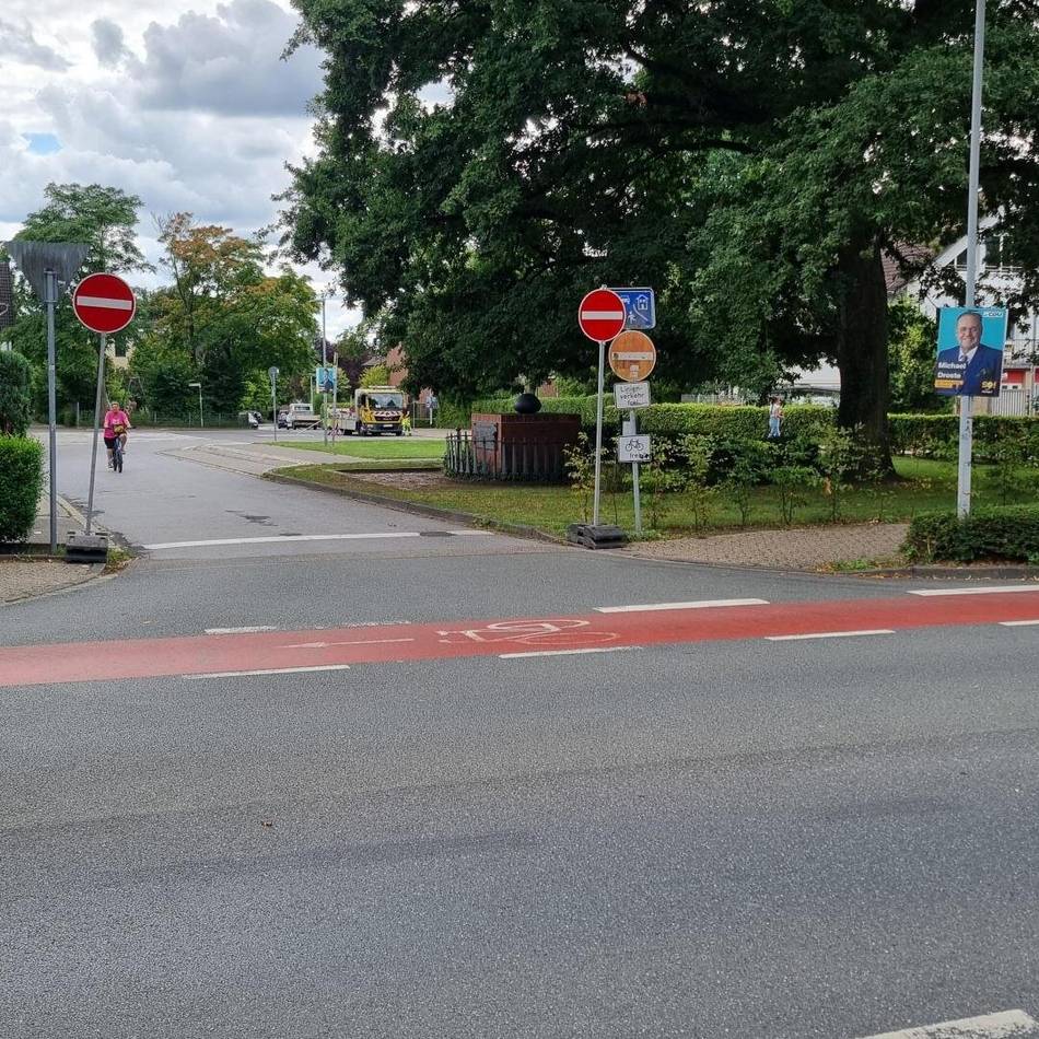 In Hösel: Verkehrsprobleme durch Wasserrohrbruch