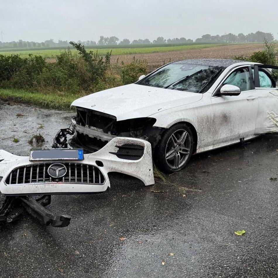 Fahrer hatte keinen Führerschein: Unfall mit Kleinkind in Sevelen – Frau wird durch Autoscheibe geschleudert