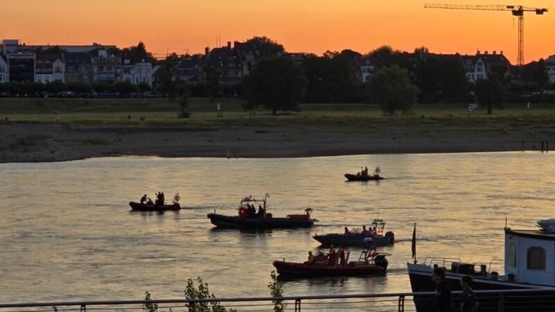 Vorfall in Düsseldorf: Schiffe durchbrechen Polizei-Sperre auf dem Rhein – Einsatzkräfte per Funk beleidigt