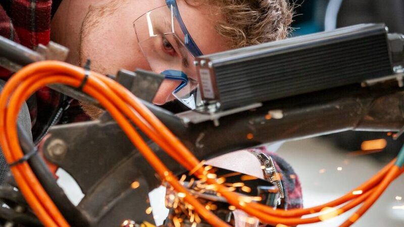 Auftakt für die Europameisterschaft der Berufe: Berufsorientierung auf dem Schadowplatz – „Es hat Spaß gemacht, in die Workshops zu gehen“