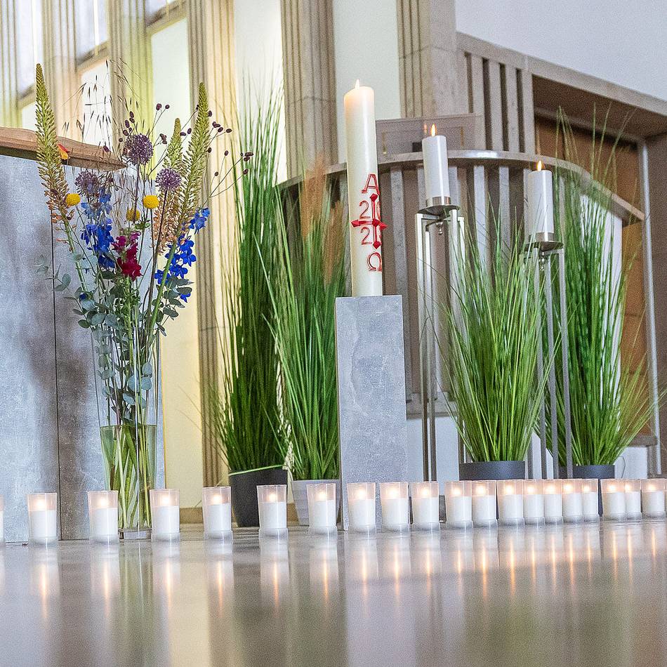 Bestattung in Mönchengladbach: Gedenkfeier für Unbedachte in der Trauerhalle Rheydt