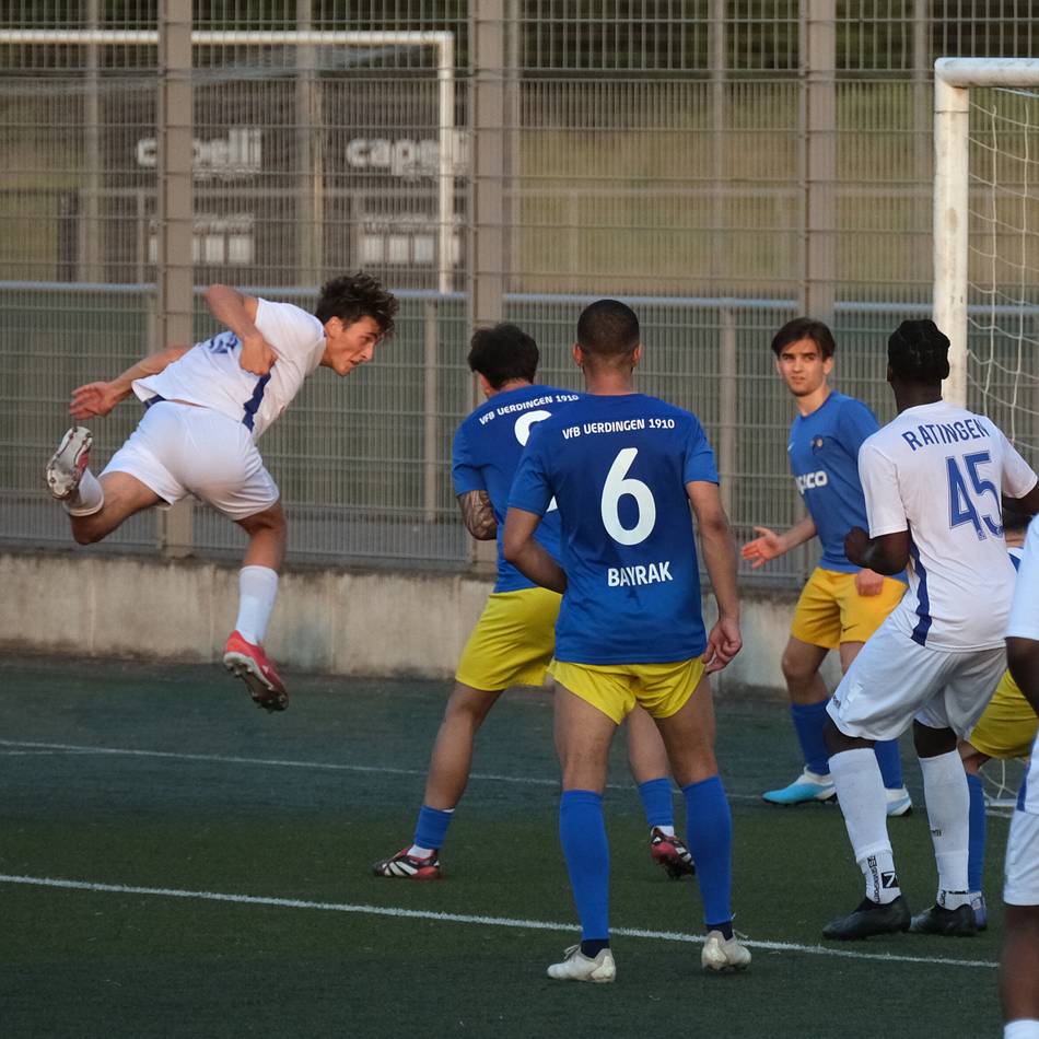 In der Innenverteidigung: Ratingen 04/19 macht aus der Not eine Jugend