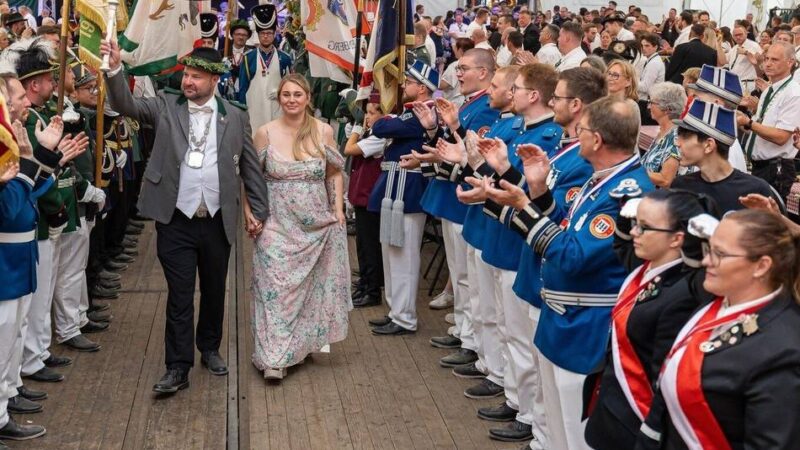 Axel und Jessica Thurner: Das ist das neue Schützenkönigspaar in Reuschenberg