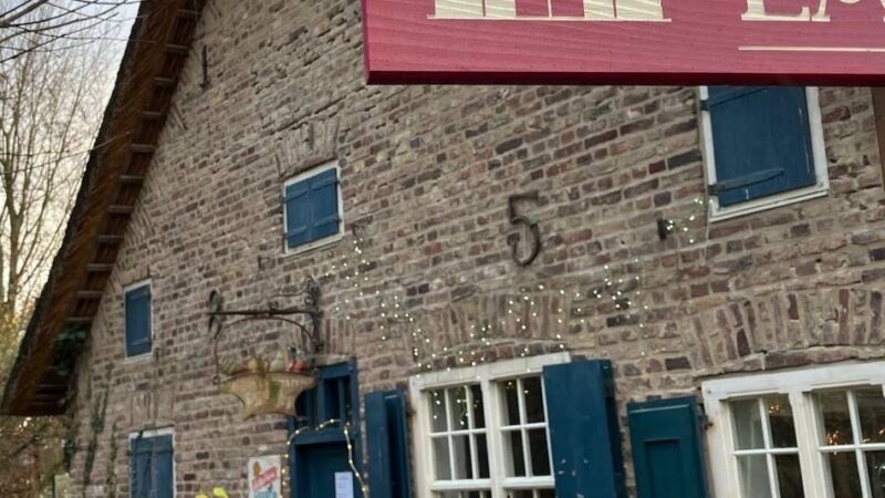 Verein betreibt Tante-Emma-Laden im Freilichtmuseum: Kreismitarbeiter spenden 3650 Euro an den Kindertraum