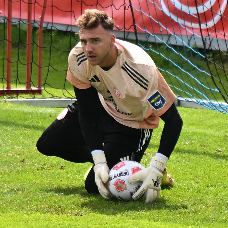 Selbstbewusster Kastenmeier-Herausforderer: Schon zehn Bundesliga-Spiele – Marcel Lotka erklärt seinen Wechsel vom BVB zu Fortuna