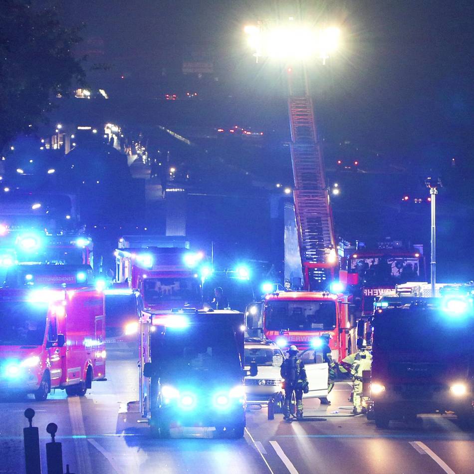 Anschlussstelle Solingen/Langenfeld: Schwerer Auffahrunfall auf der A3 mit sechs Verletzten