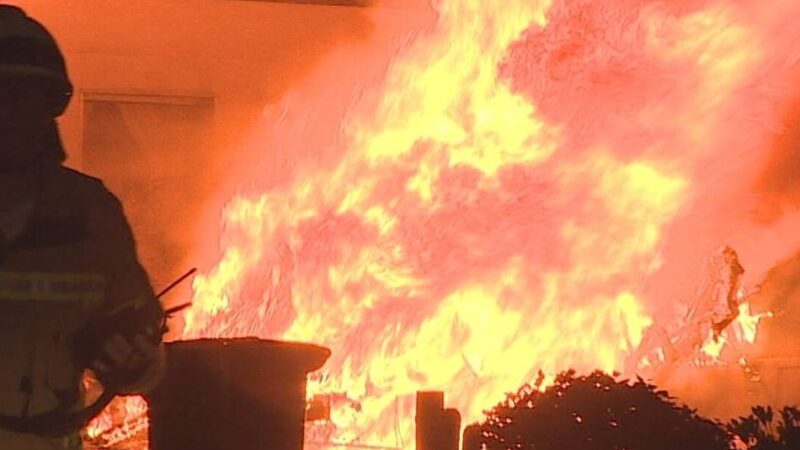 Nächtlicher Brand in Pfalzdorf: Wohnmobil stand in Vollbrand – Feuerwehr verhinderte Schlimmeres