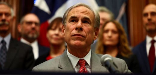 Donald Trump: Texanischer Gouverneur Greg Abbott unterschreibt Gesetz für neue Wahlkreise
