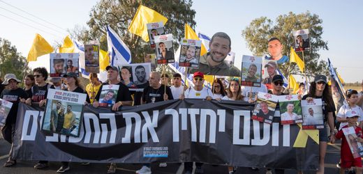 Demonstration in Israel: Militärischer Druck tötet die Geiseln in Gaza