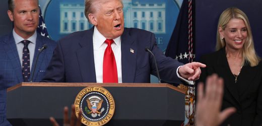 Donald Trump: kritisiert Wolodomyr Selenskyj wegen Verweigerung von »Gebietstausch« mit Russland