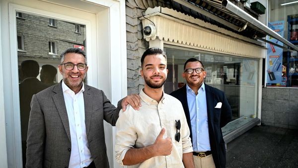 Antiquitäten, Schmuck: Familie betreibt Velberts neuen Laden