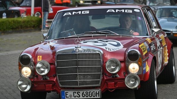 Lions Ruhr Rallye durch Velbert: Die schönsten Oldtimerfotos